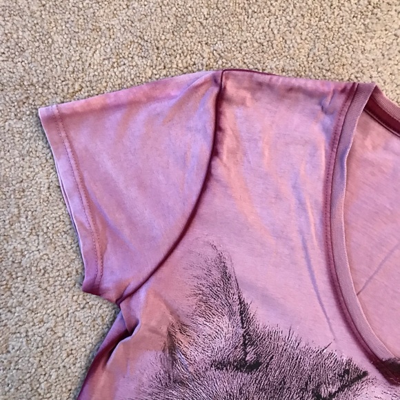 Alaska Wolf Graphic Tee Womens Size Medium Ombre Pink Dye V Neck Short Sleeve - Picture 6 of 8